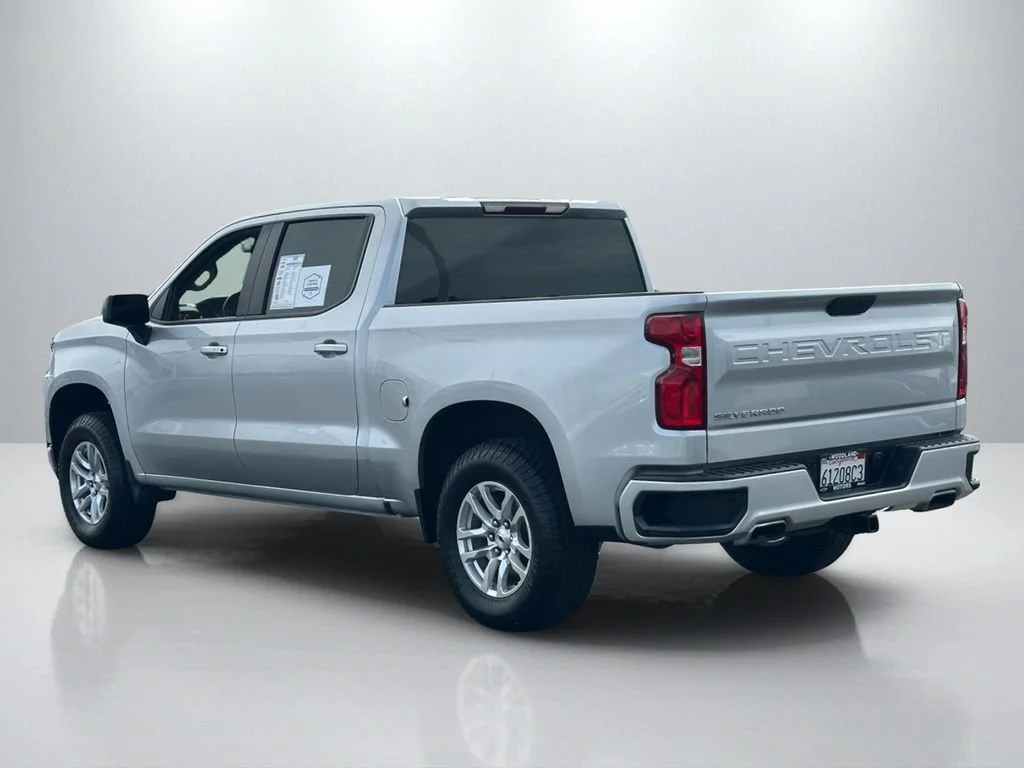 Used 2021 SILVER ICE METALLIC Chevrolet RST image 8