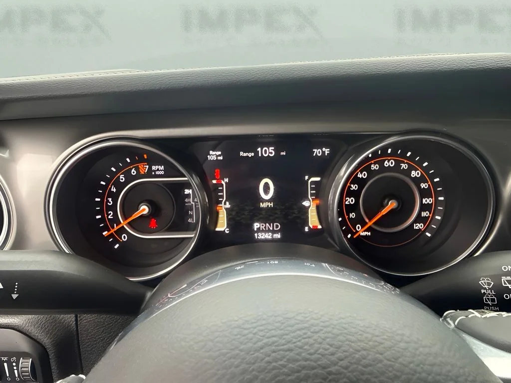 Used 2018 White Jeep Unlimited Sahara image 12