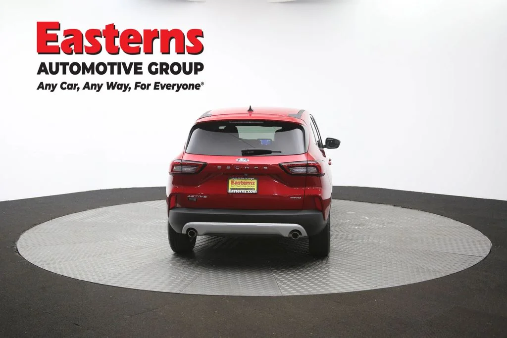 Used 2023 Red Ford Active image 37