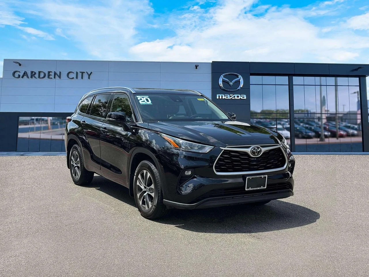 Used 2020 Midnight Black Metallic Toyota XLE image 1