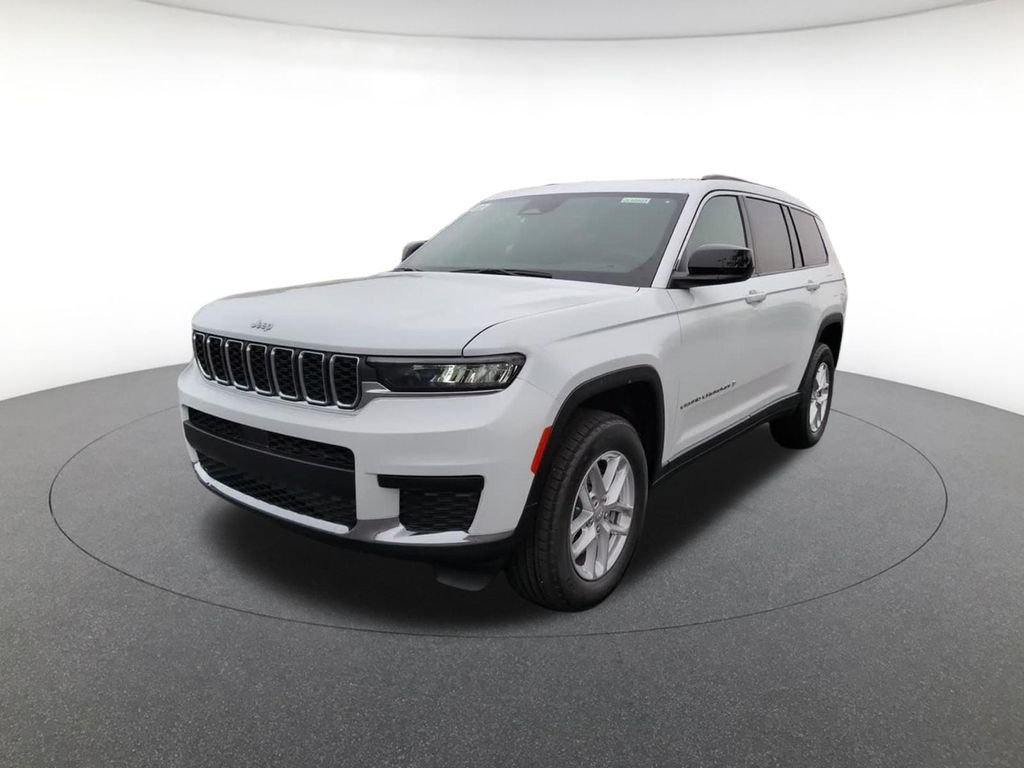 New 2026 Bright White Clear-Coat Exterior Paint Jeep Laredo X image 11