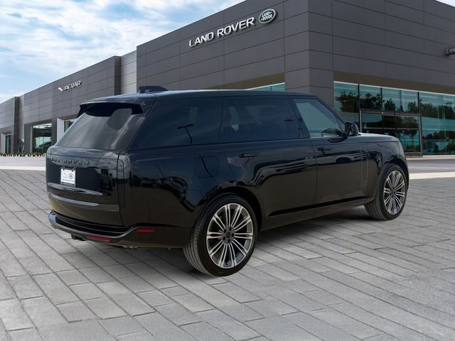 New 2026 Santorini Black Land Rover SE image 5