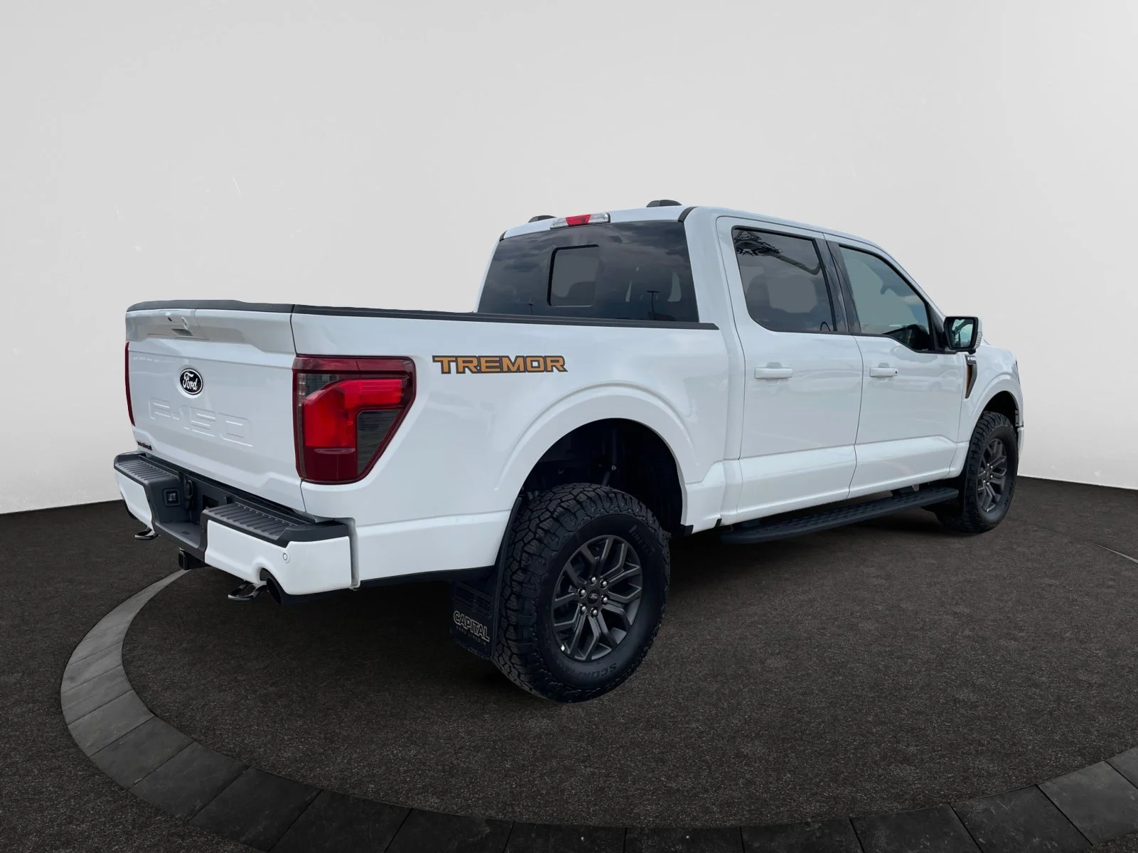 New 2026 Oxford White Ford Tremor image 5