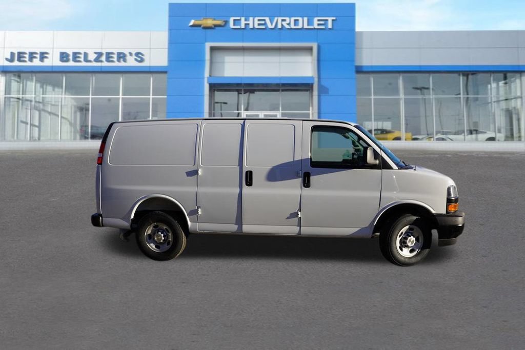 New 2025 Summit White Chevrolet WT image 2