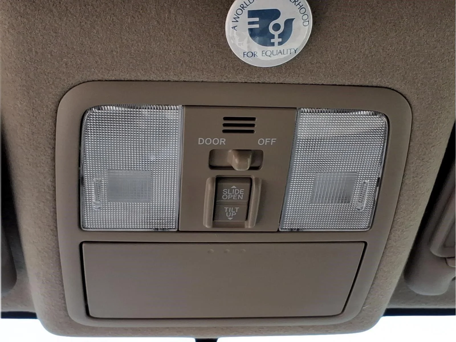 Used 2010 Blizzard Pearl Toyota Limited image 15