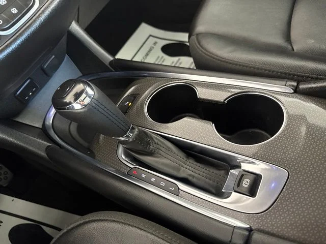Used 2018 Blue Chevrolet Hybrid image 16