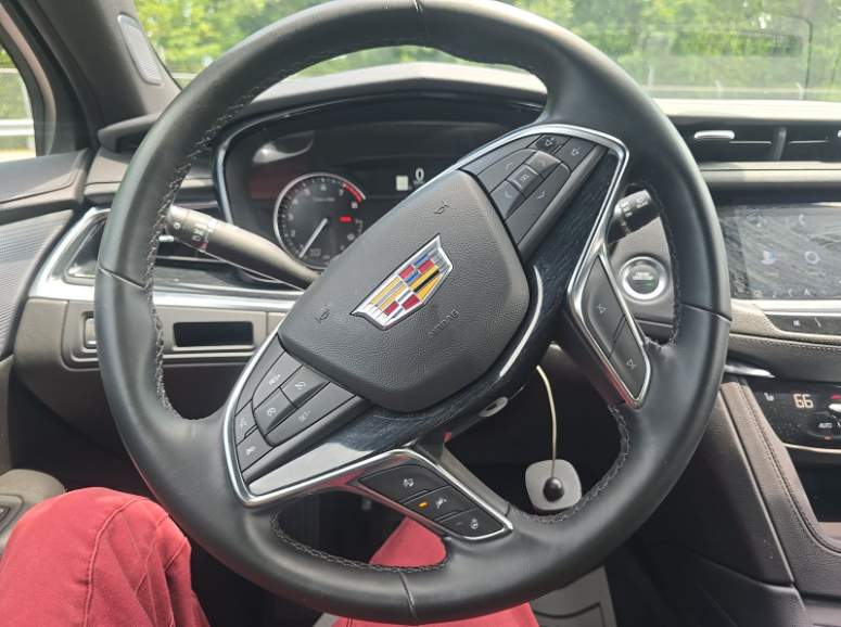 Used 2025 Black Cadillac Premium Luxury image 9