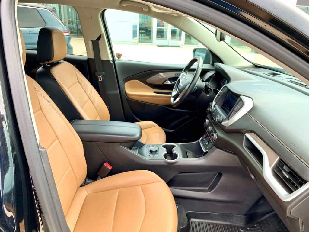 Used 2020 Black GMC SLT image 28