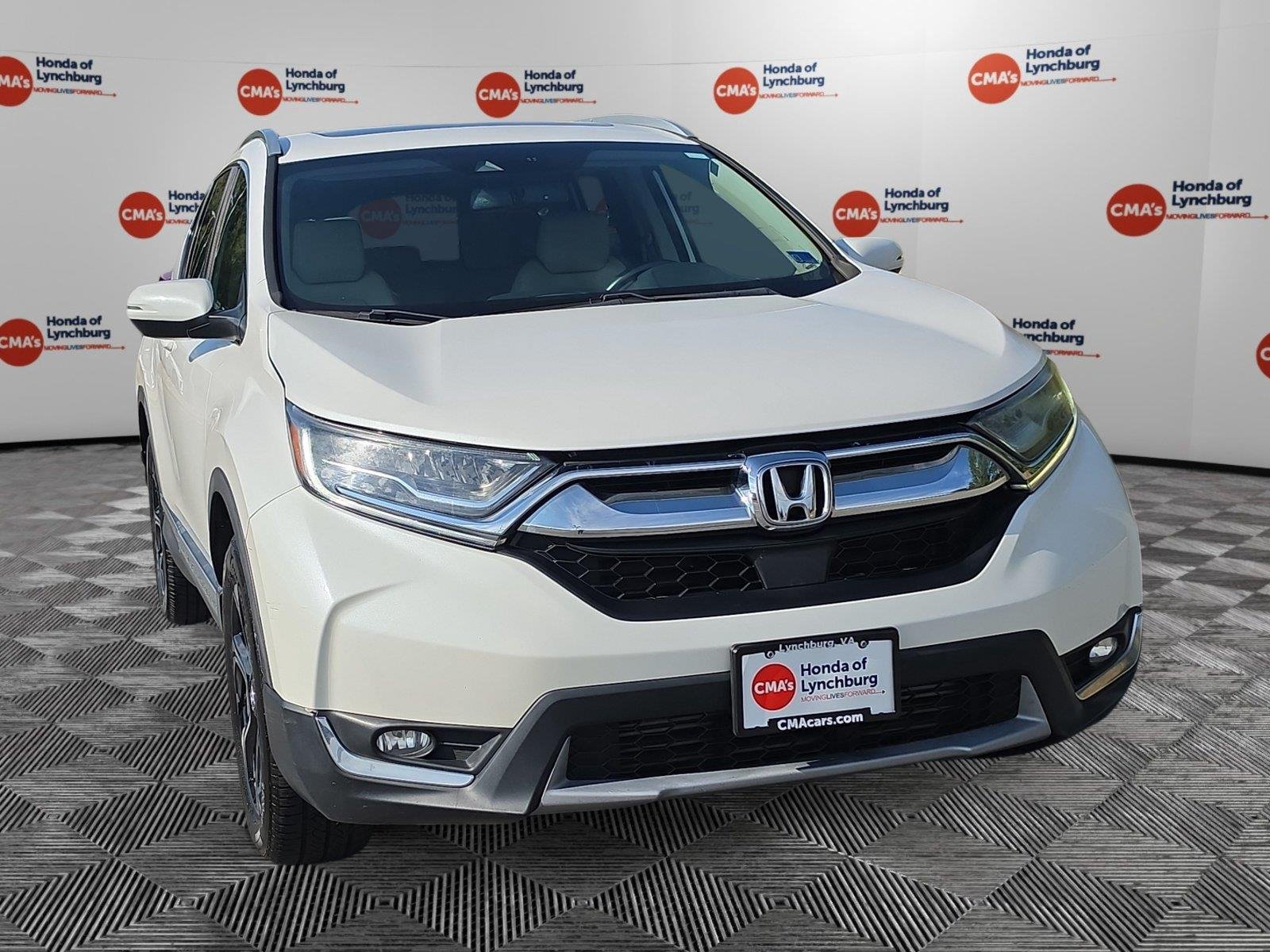 Used 2019 Platinum White Pearl Honda Touring image 7