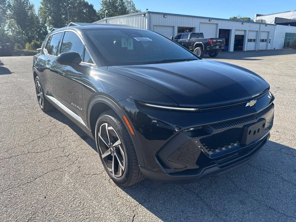 Used 2025 Black Chevrolet LT image 7