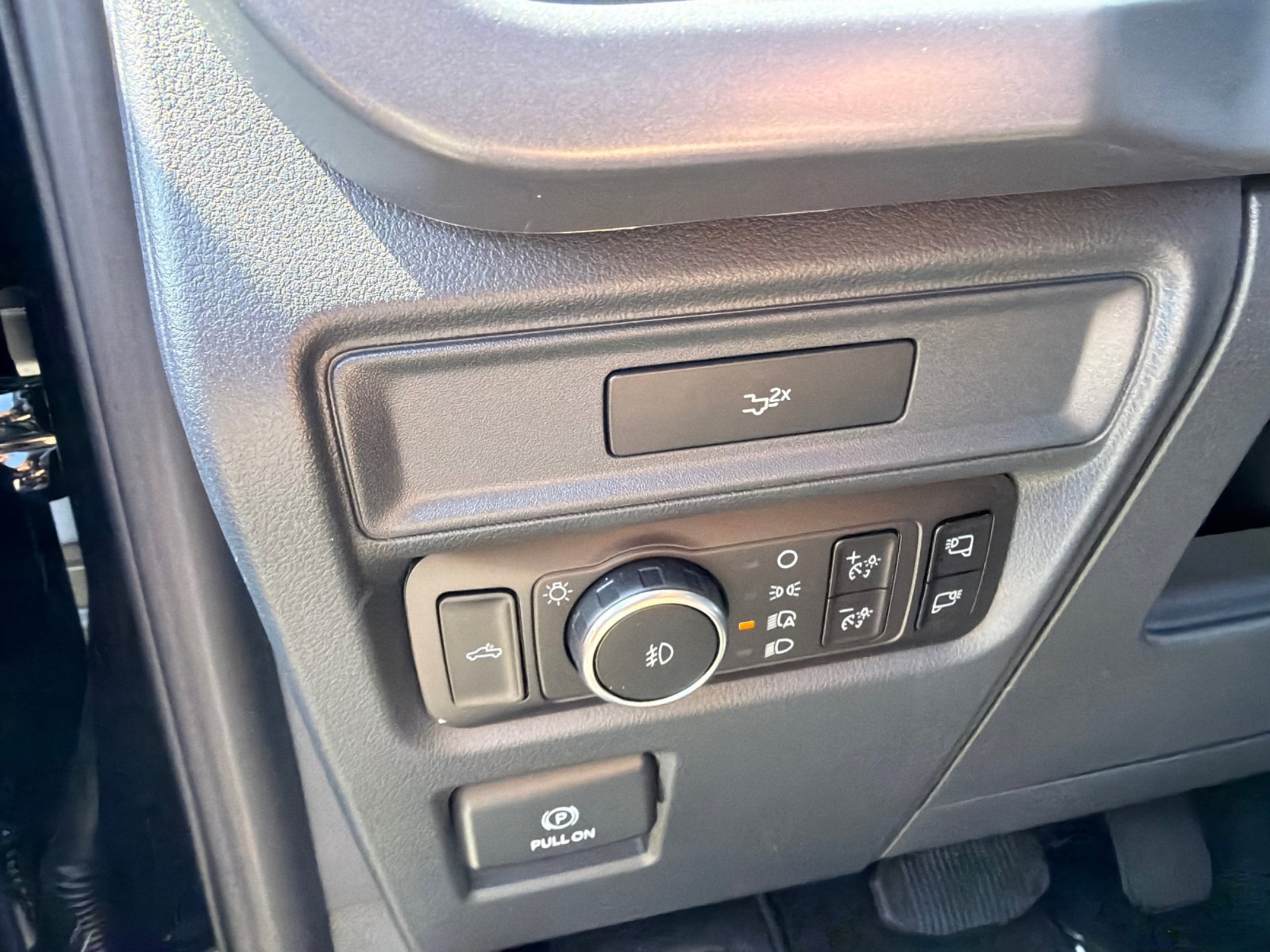 New 2026 Agate Black Metallic Ford XLT image 16