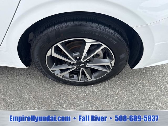 2024 Kia Forte LXS - Photo 12