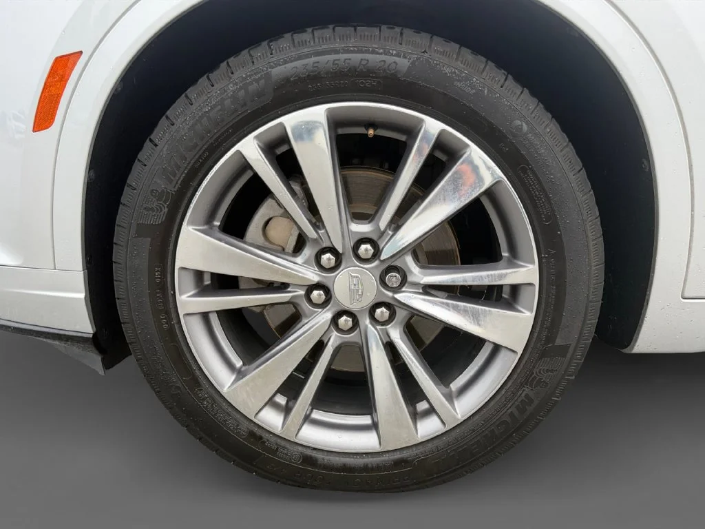 Used 2020 RADIANT SILVER METALLIC Cadillac FWD Premium Luxury image 16