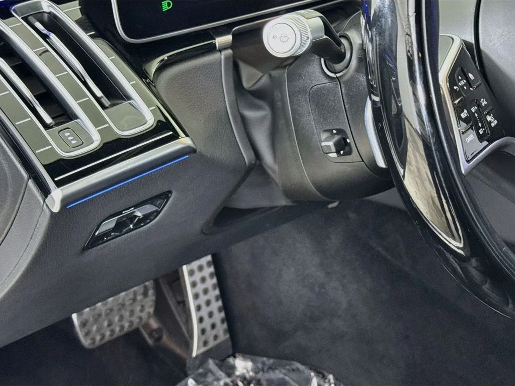 Used 2022 White Mercedes-Benz S 580 image 10