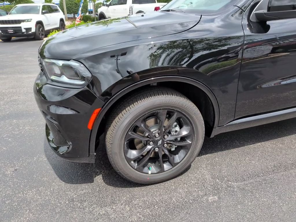 New 2026 Diamond Black Clear-Coat Exterior Paint Dodge GT image 13