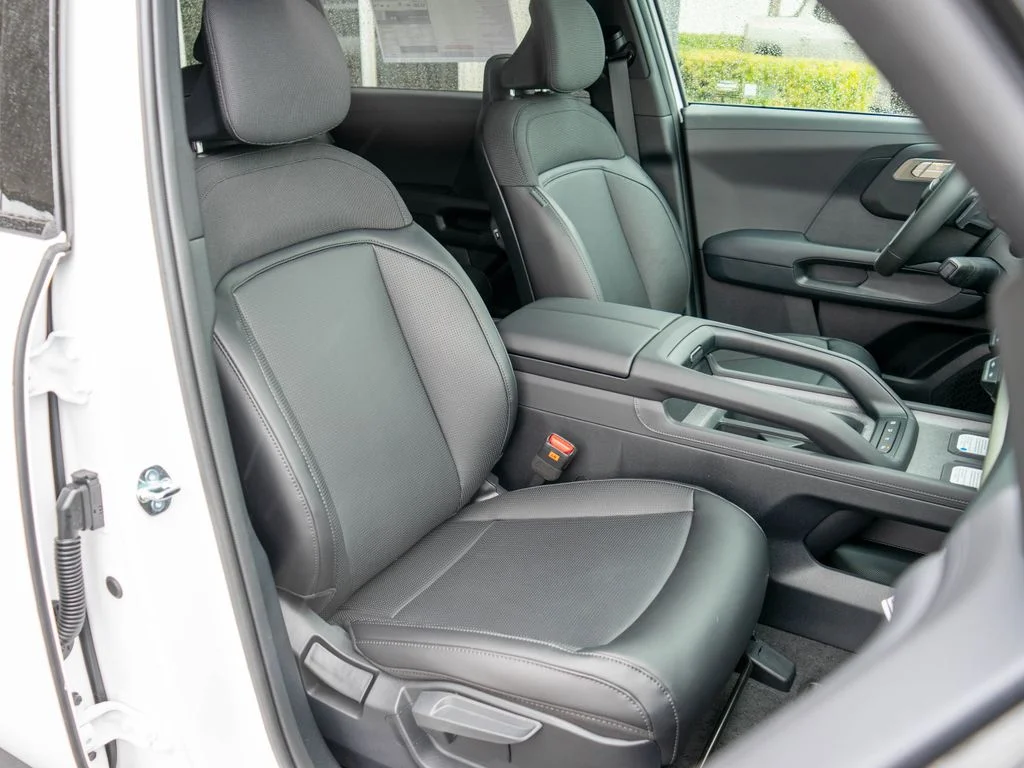 New 2027 Glacial White Pearl Kia S image 9