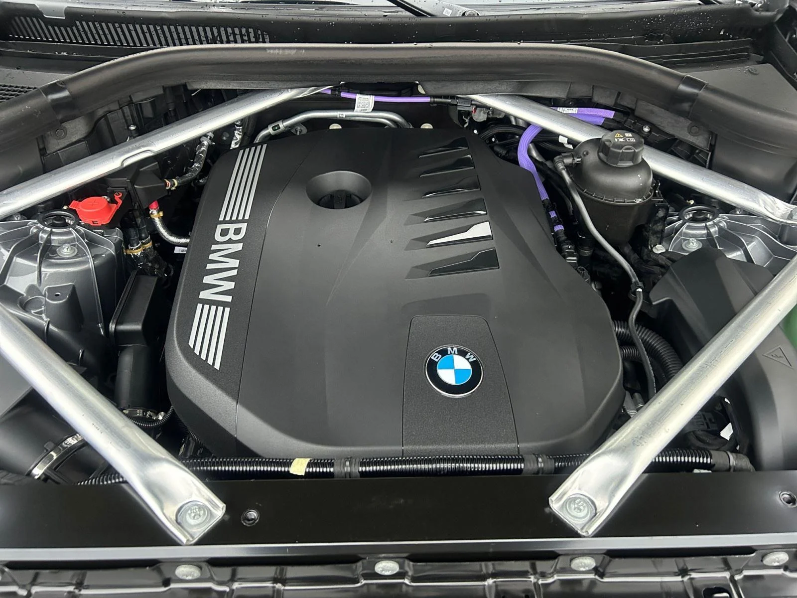 Used 2024 Skyscraper Grey Metallic BMW xDrive40i image 24