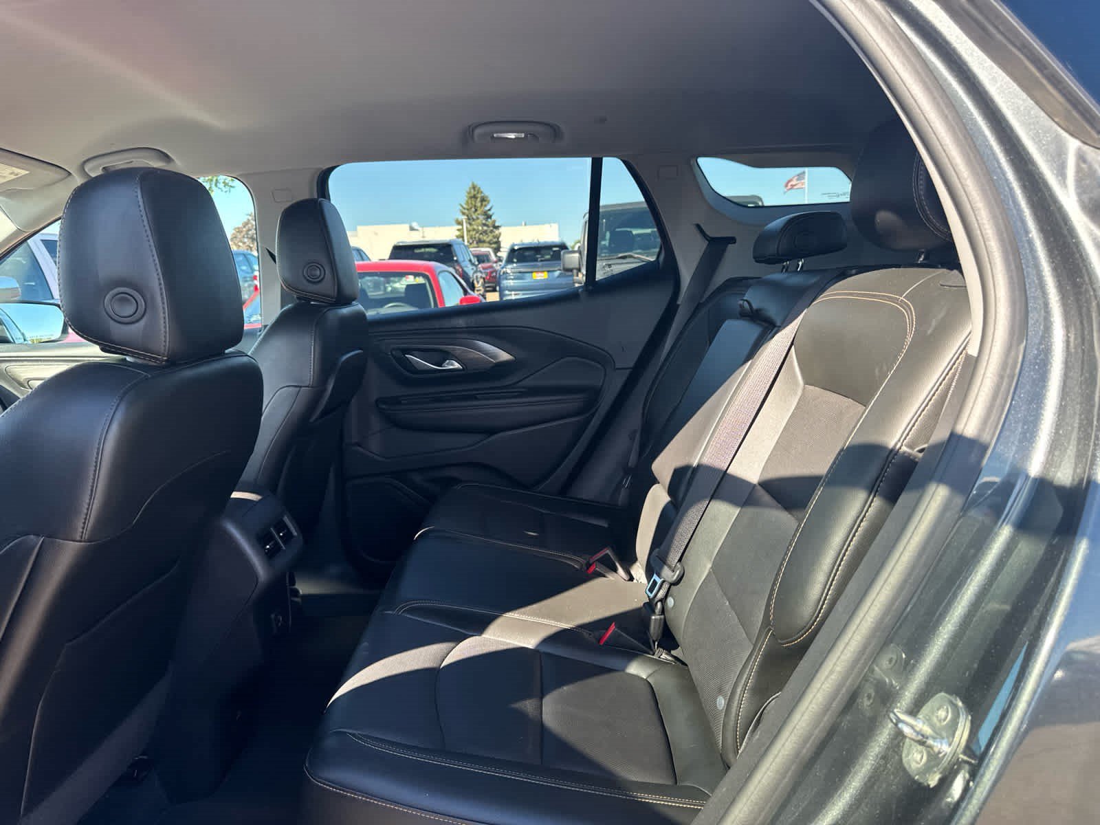 Used 2020 GRAPHITE GRAY METALLIC GMC SLT image 9