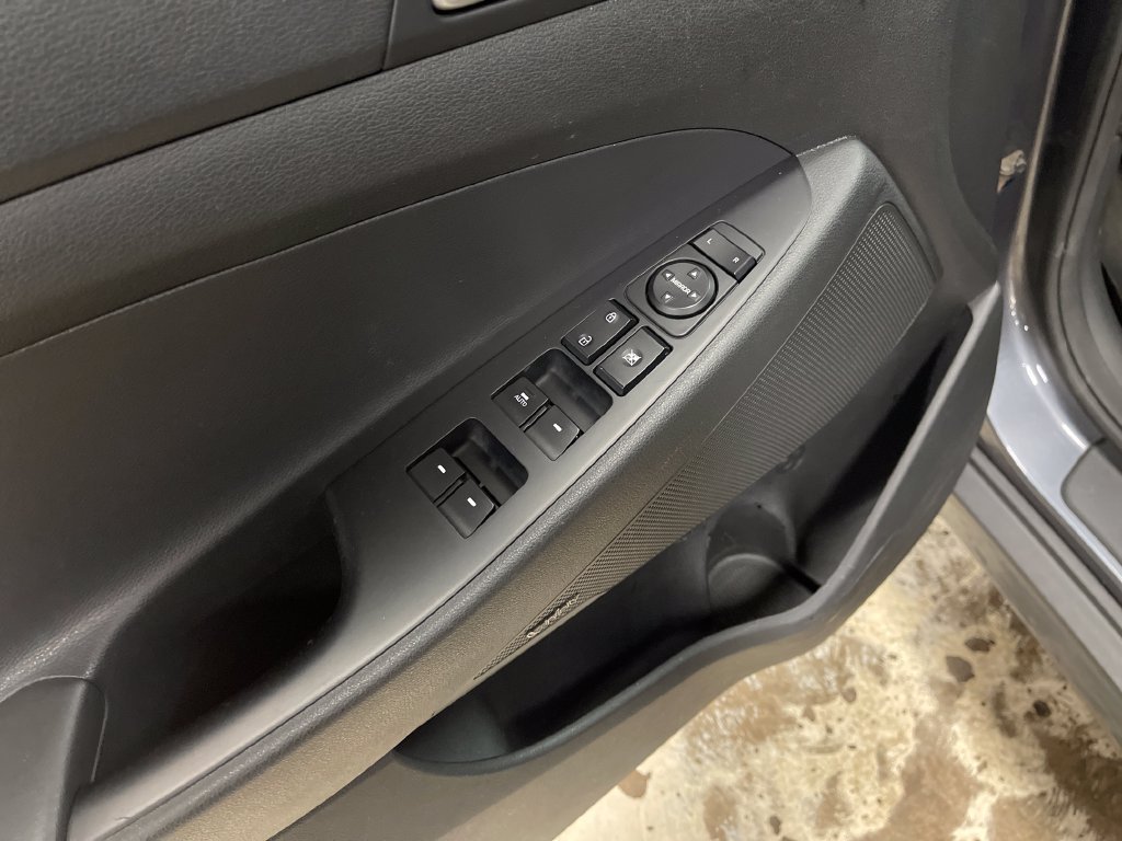 Used 2019 Gray Hyundai Night image 16