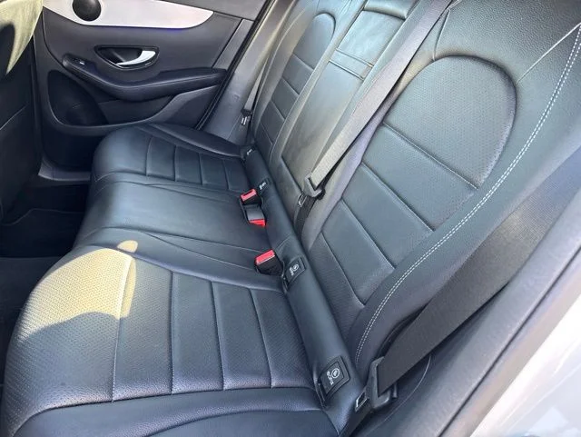 Used 2022 White Mercedes-Benz GLC 300 image 19