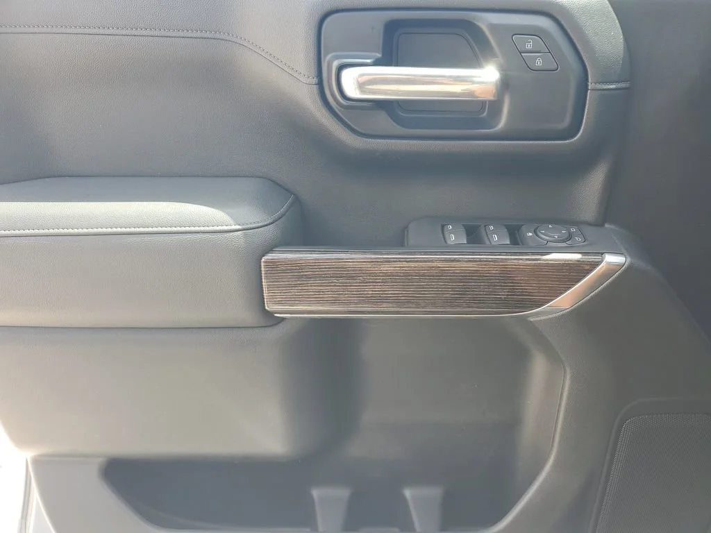 Used 2019 Gray GMC SLE image 18