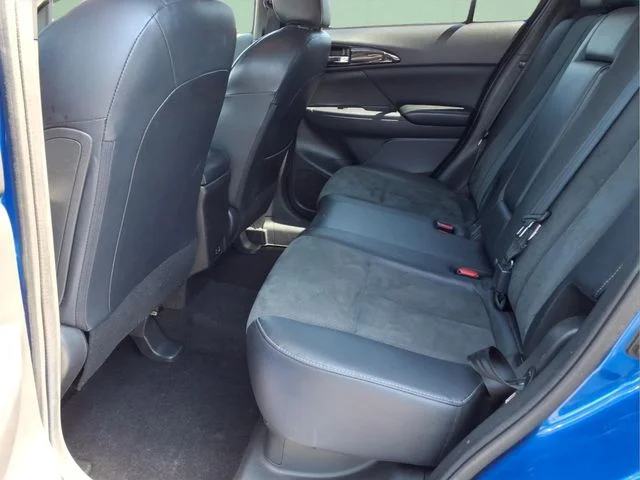 Used 2024 Black Mitsubishi SE image 13