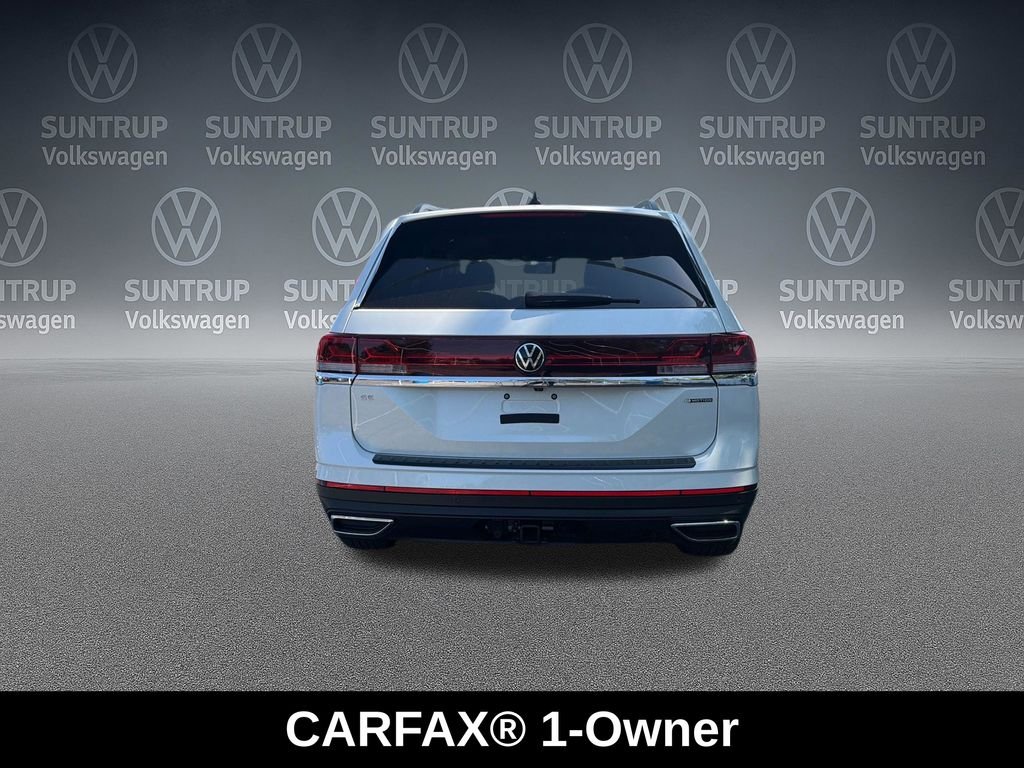 Used 2026 White/off-white Volkswagen SE w/Technology image 4