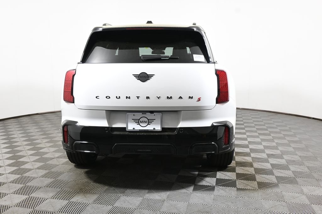 New 2027 White MINI Iconic image 6