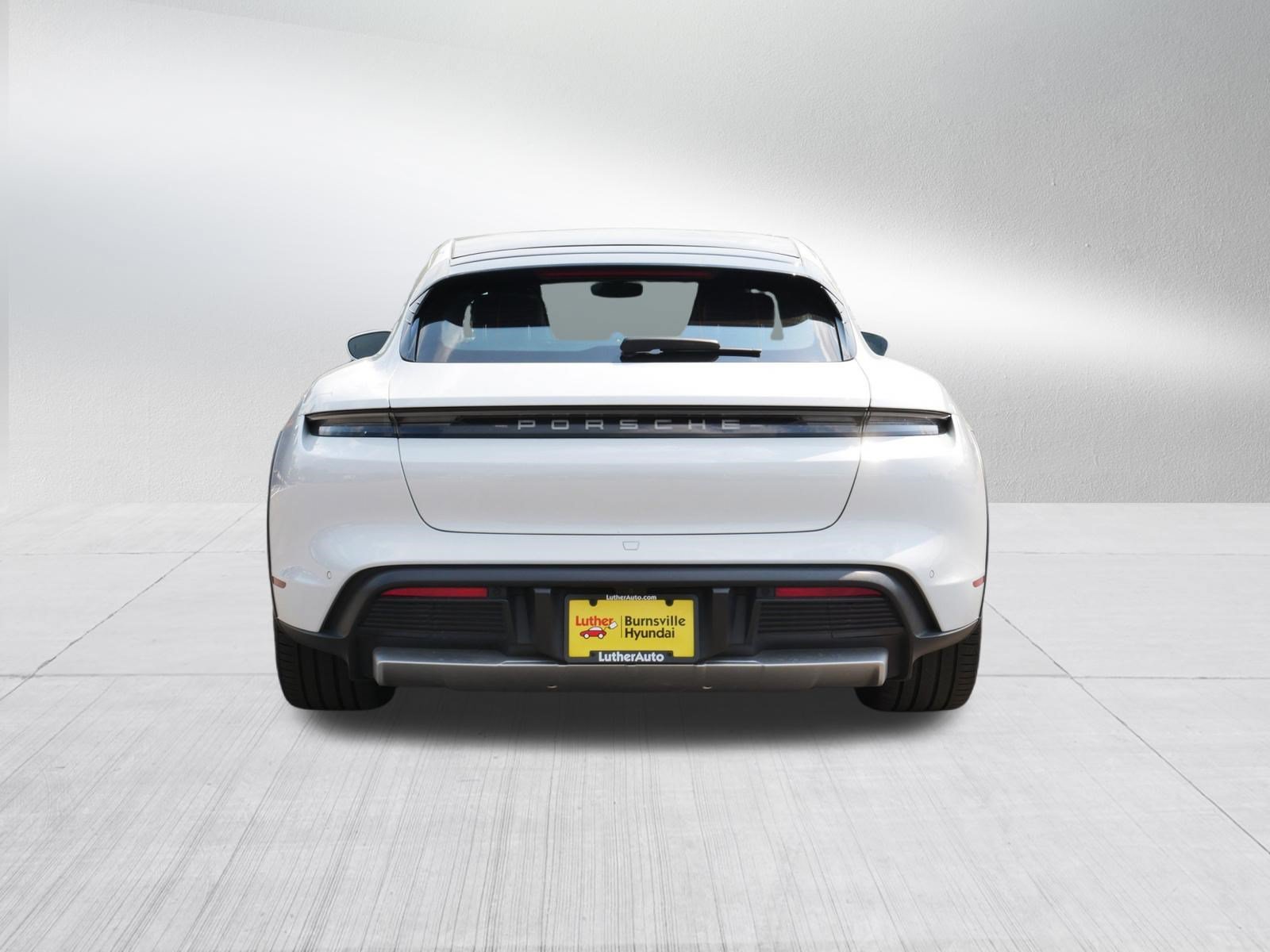 Used 2022 Carrar White Me Porsche 4 image 6