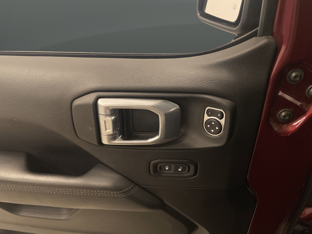 Used 2021 Snazzberry Pearlcoat Jeep Unlimited Rubicon 392 image 29