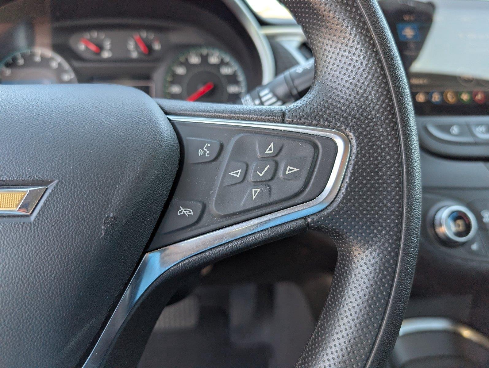 Used 2023 STERLING GRAY METALLIC Chevrolet LT image 26