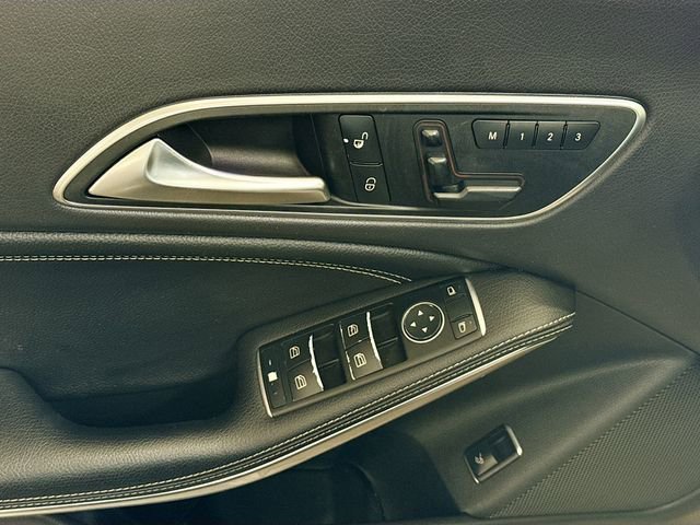 Used 2016 Cirrus White Mercedes-Benz CLA 250 image 17