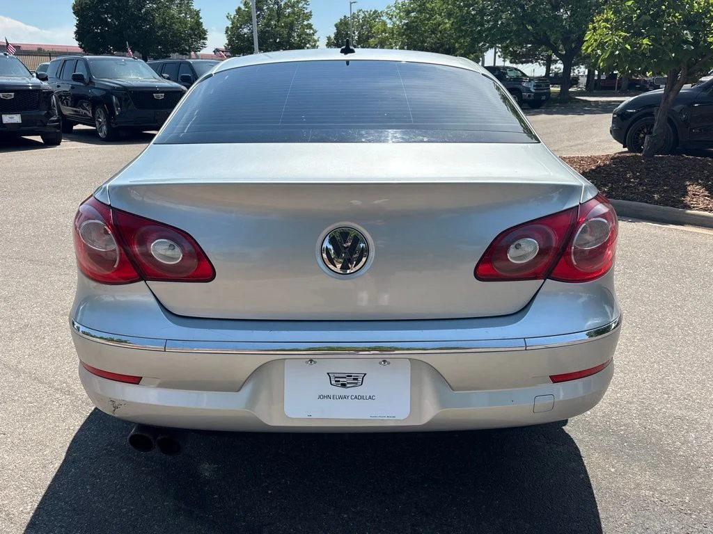 Used 2010 White Volkswagen Sport image 4