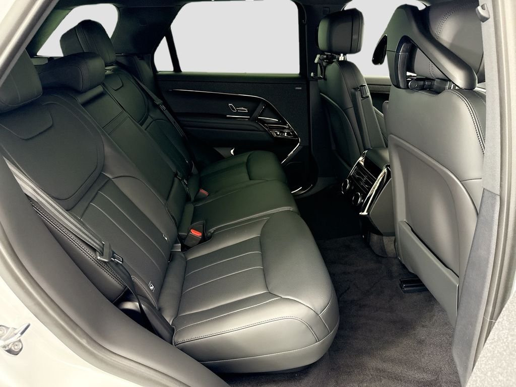 New 2026 Fuji White Land Rover Dynamic SE image 21