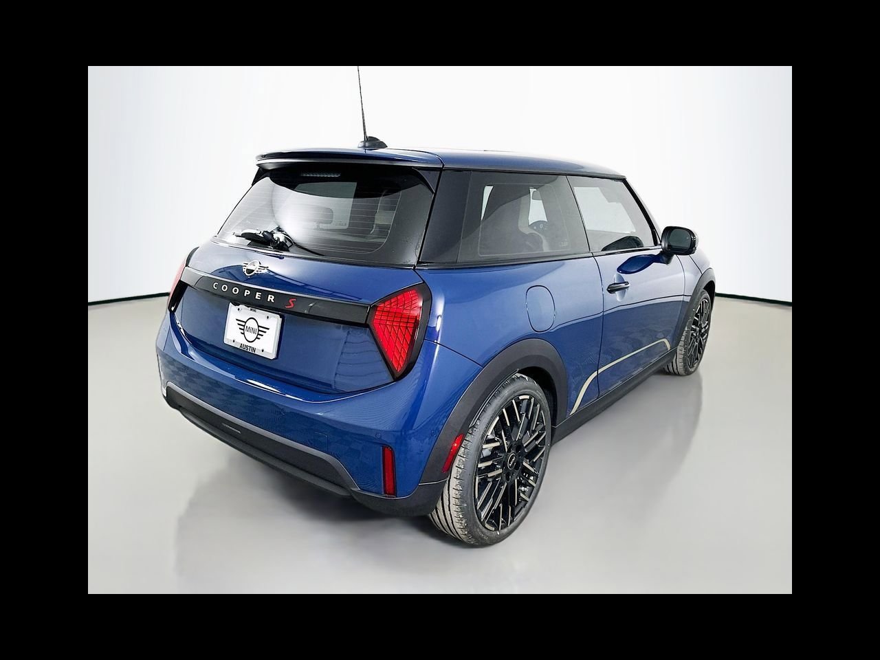 New 2026 Indigo Sunset Blue Metallic MINI ICONIC image 5