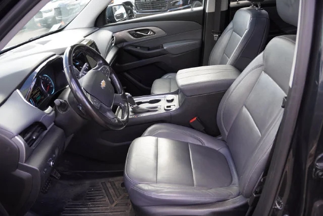Used 2019 Gray Chevrolet 3LT image 4