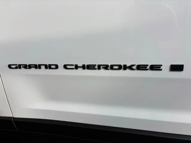 Used 2023 Bright White Clearcoat Jeep Altitude image 11