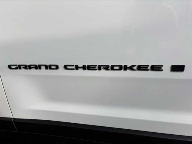 Used 2023 Bright White Clearcoat Jeep Altitude image 11