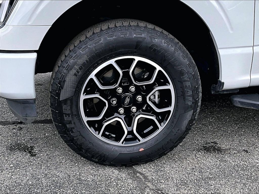 Used 2023 White Ford XLT image 7