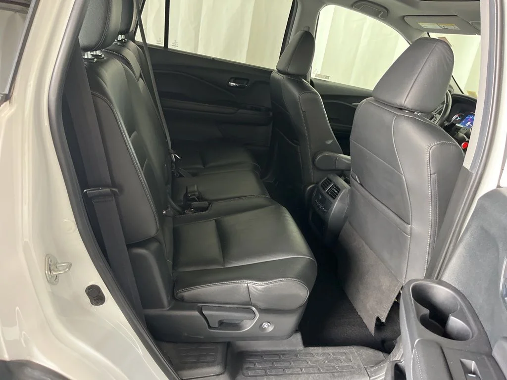Used 2022 White Honda EX-L image 25