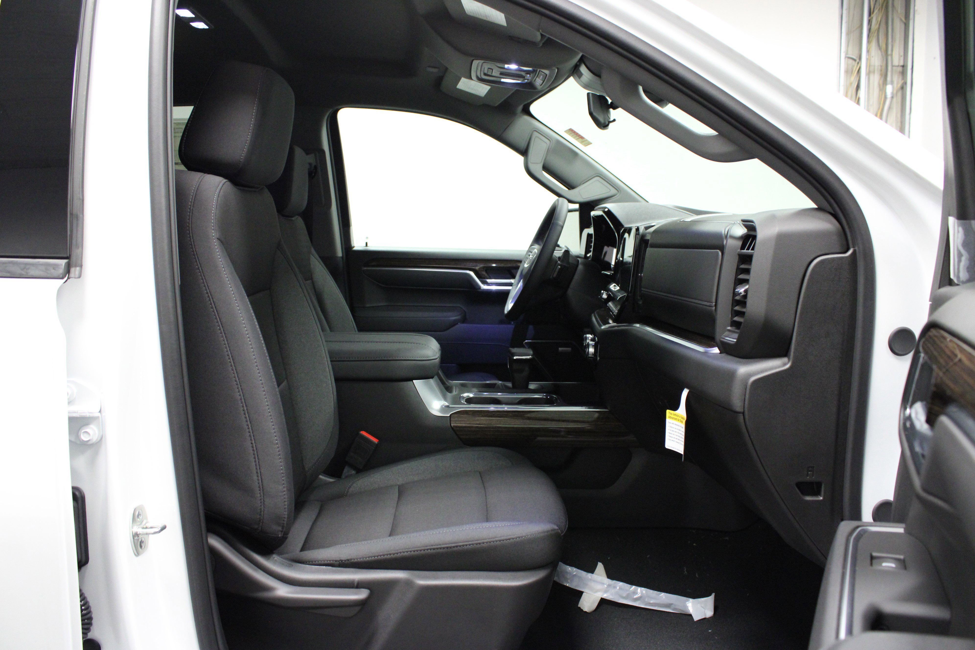 2025 GMC Sierra 1500 Elevation - Photo 15