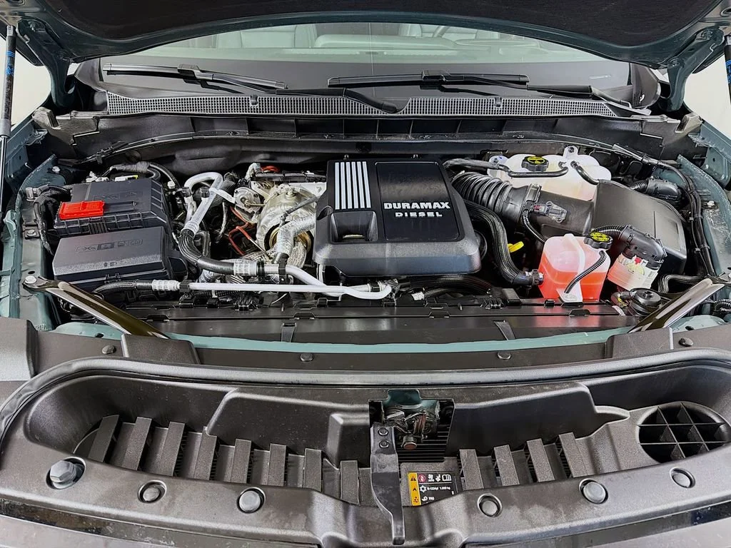 Used 2025 Cypress Gray Chevrolet RST image 29
