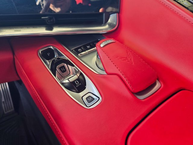 Used 2022 White Chevrolet Stingray image 14