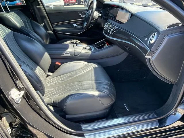 Used 2017 Black Mercedes-Benz 4MATIC® image 13