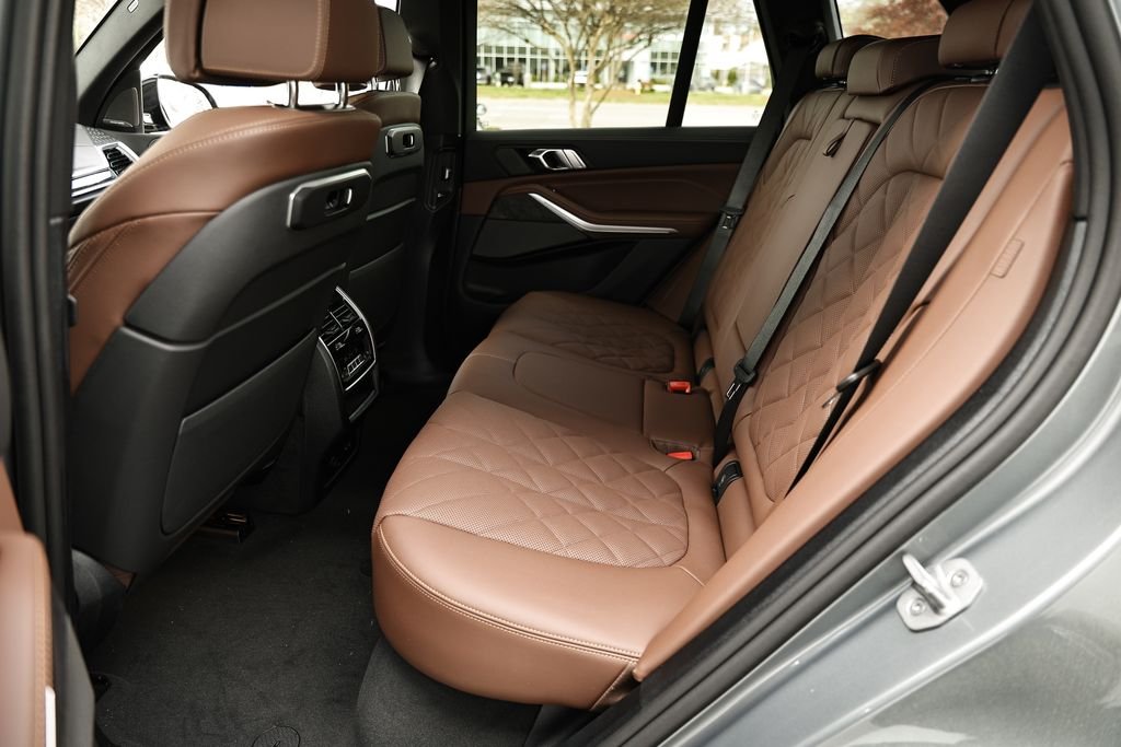 New 2026 Skyscraper Grey Metallic BMW xDrive40i image 28