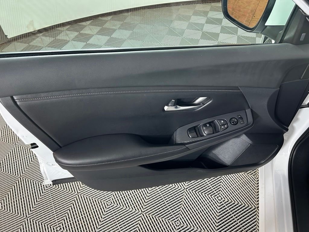 Used 2021 White Nissan SV image 10