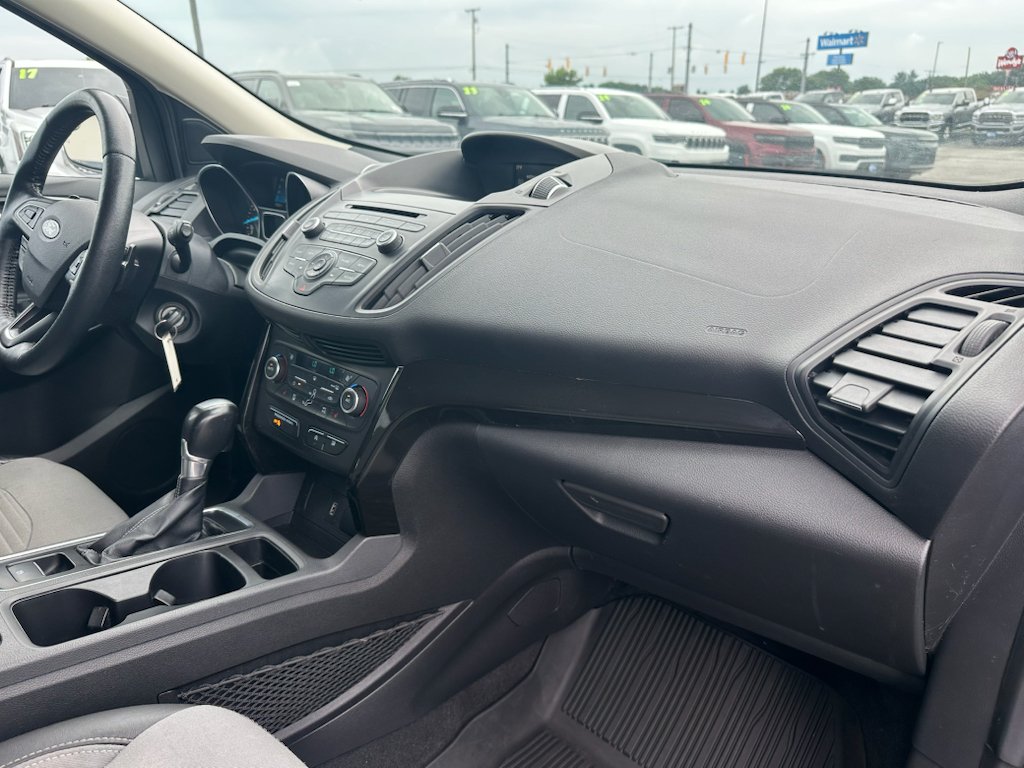 Used 2018 Blue Lightning Ford SE image 17