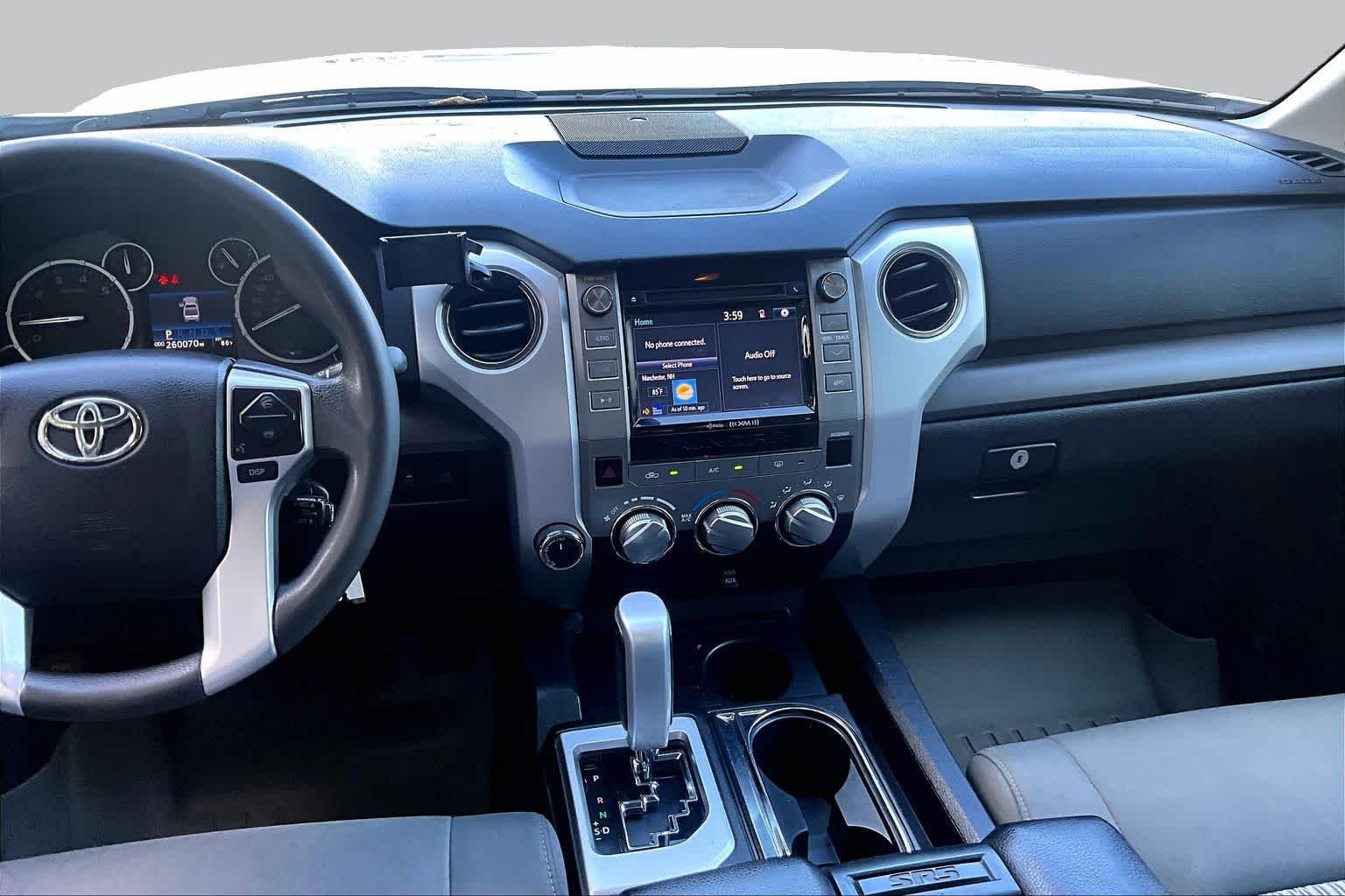 Used 2015 Super White Toyota SR5 image 6