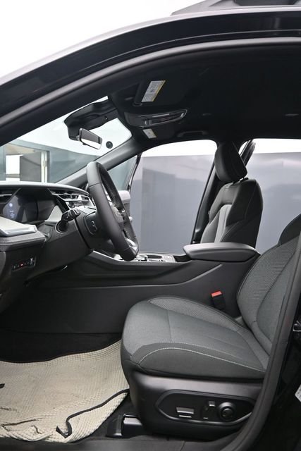 New 2026 Diamond Black Crystal Pearl-Coat Exterior Paint Jeep Laredo image 9