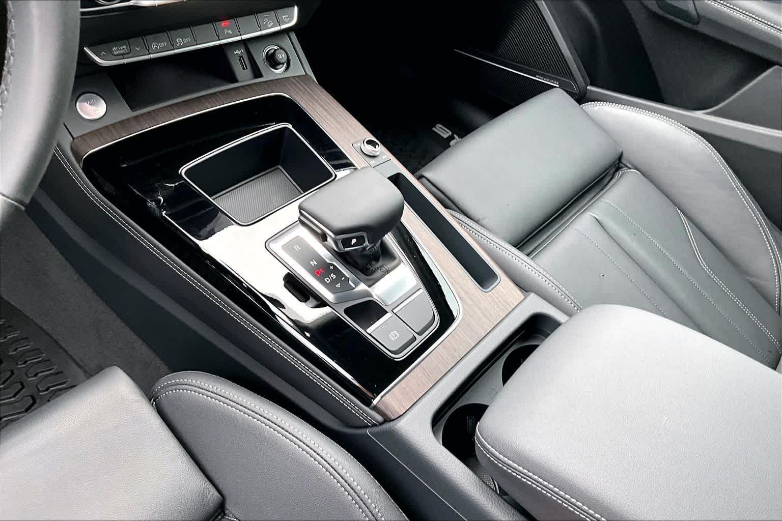 Used 2025 Mythos Black Metallic Audi S line Premium Plus image 17